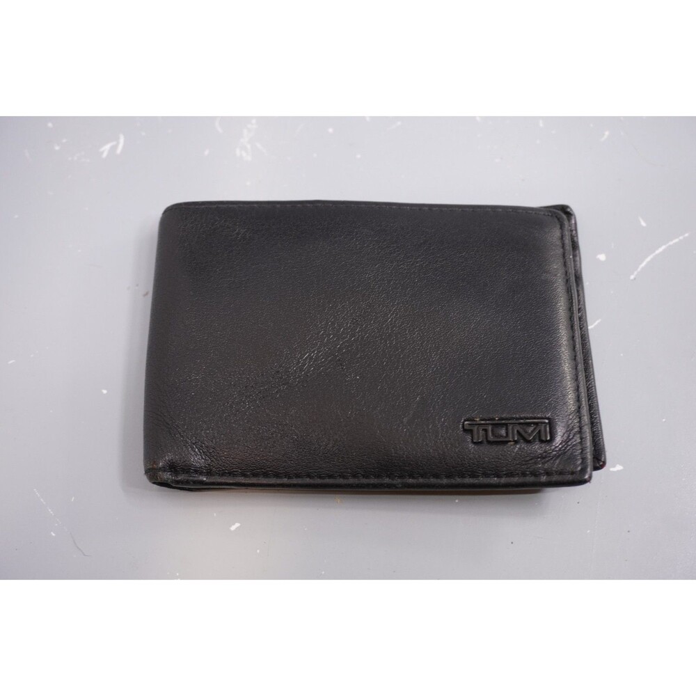 Tumi Delta Men’s Leather Card Holder / Wallet 4 1/4 X 3 Black Leather EUC